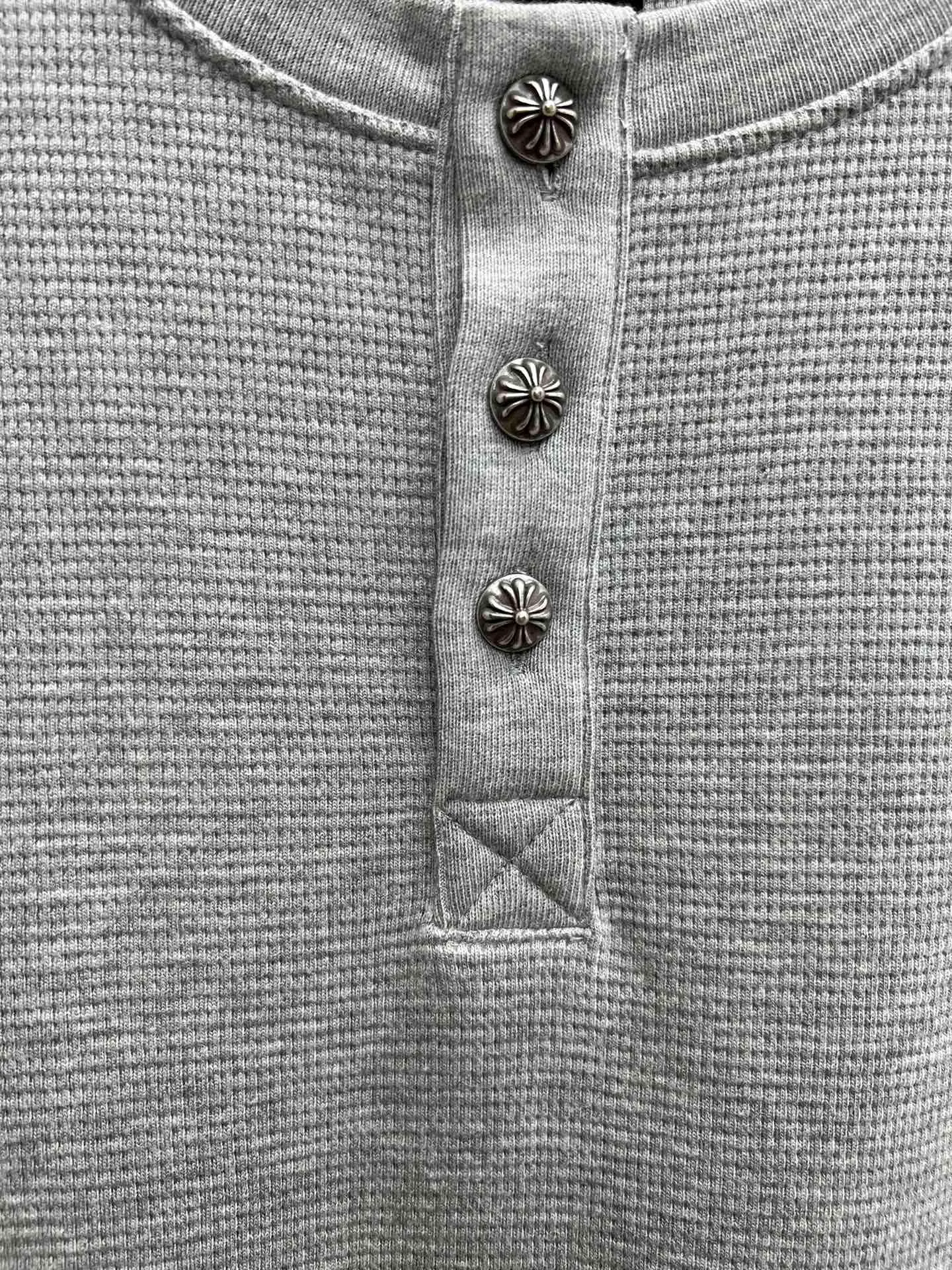 🅿️440 Crow Heart 25SS leather henley collar waffle sweatshirt. The fabric is made of 350g cotton waffle double-layer material before washing. Size: S.M.L